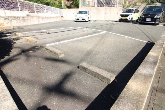 セジュールKAZ　A棟の駐車場