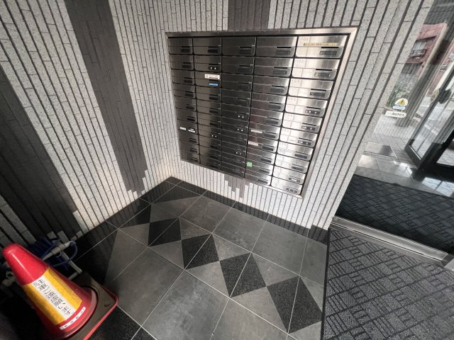 山口市旭通り１丁目の賃貸マンションのエントランス