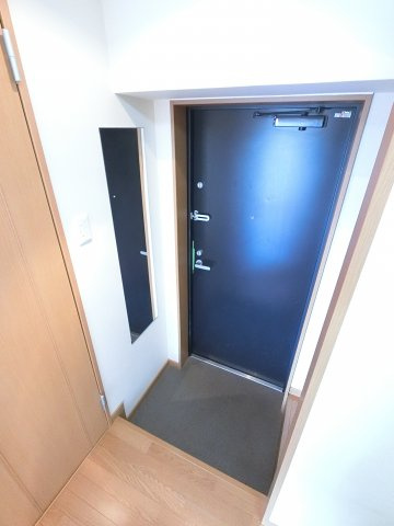 ヤサカハイム市川の玄関