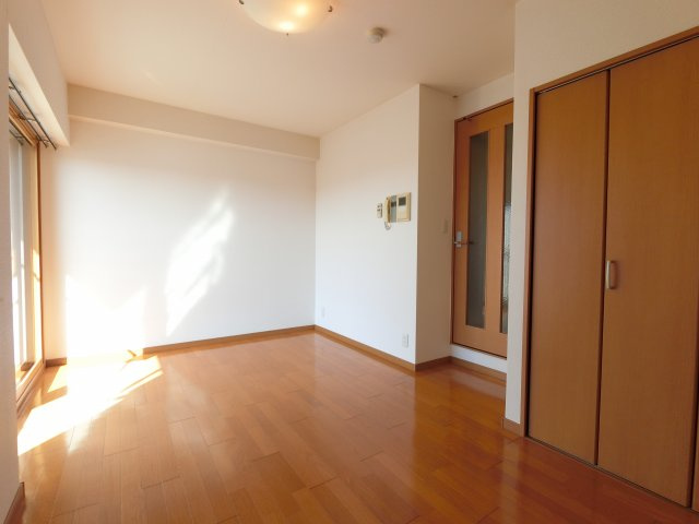 ヤサカハイム市川の居間・リビング