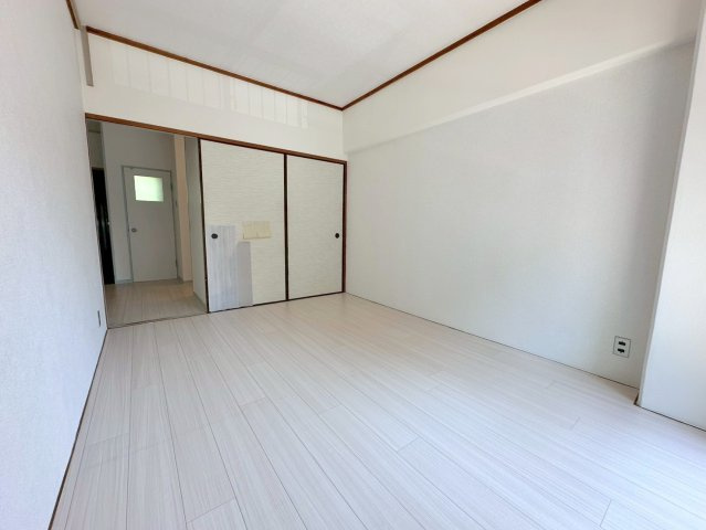 成光マンションの居間・リビング