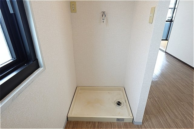 【設備】 | コーポなみまつ Ⅱ | 洗濯機置き場