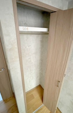 東村山市野口町１丁目のアパートの収納