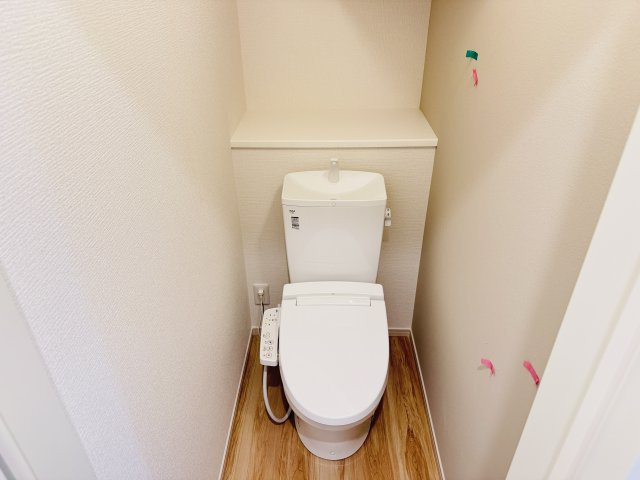 流山市東深井新築戸建【東深井小学校:10分】のトイレ|温水洗浄暖房便座つきトイレ