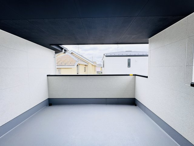 流山市東深井新築戸建【東深井小学校:10分】のバルコニー|寝室前・南向きインナーバルコニー