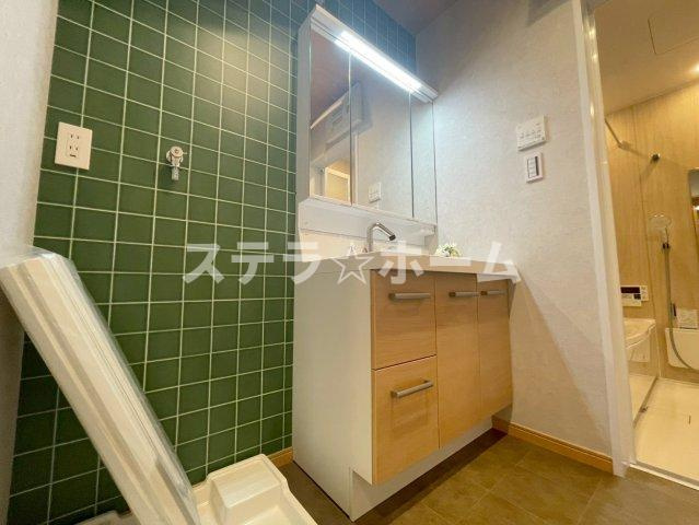 服部南町5 中古戸建の独立洗面台|独立洗面台です