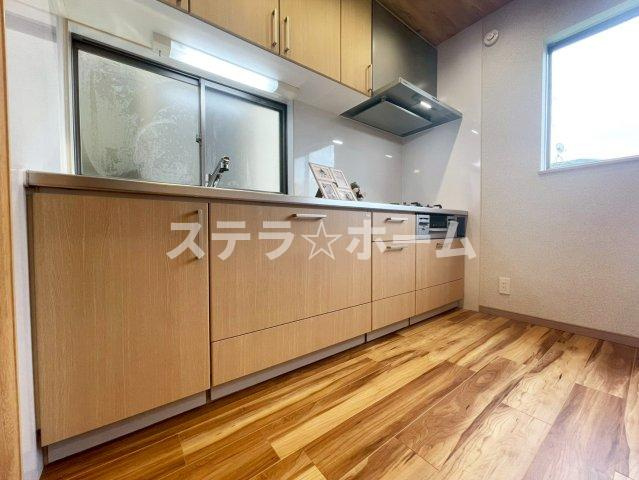 服部南町5 中古戸建のキッチン|キッチンでお料理をお楽しみください