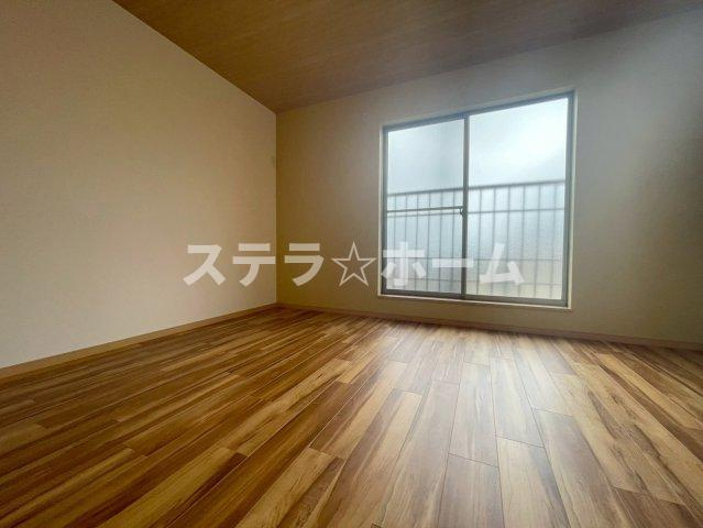 服部南町5 中古戸建の洋室|スタンダードな洋室です