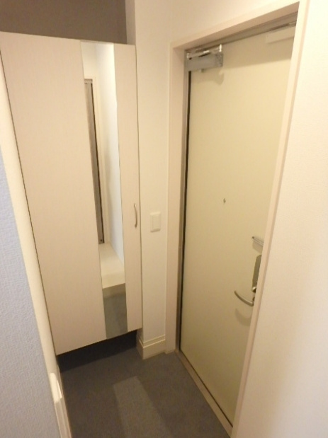 クリエストの玄関