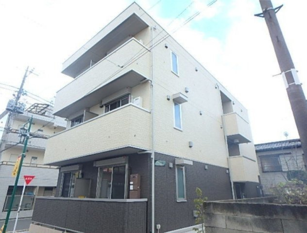 クリエストの外観