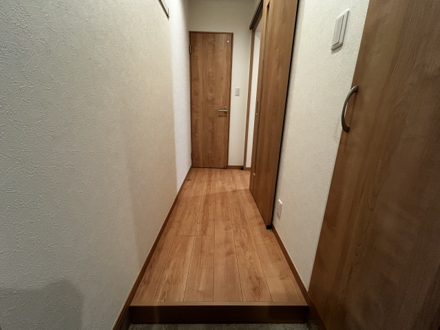 ＲＥＧＡＬＥＳＴ藤原光町の玄関