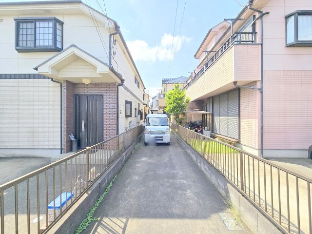 羽村市神明台1丁目　中古戸建の駐車場|リフォーム前写真