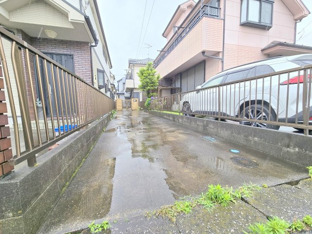 羽村市神明台1丁目　中古戸建の駐車場|リフォーム前写真