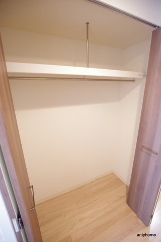 プレサンス新大阪ザ・デイズ　仲介手数料無料の収納
