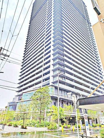 ジオタワー大阪十三の外観