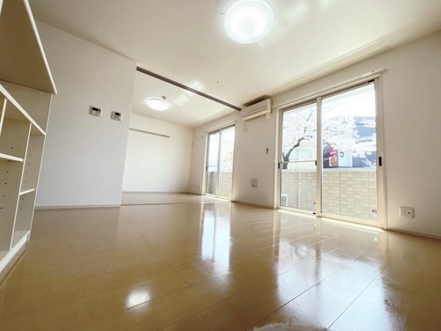 セレッソ花楯８８の内装|ＬＤＫと洋室