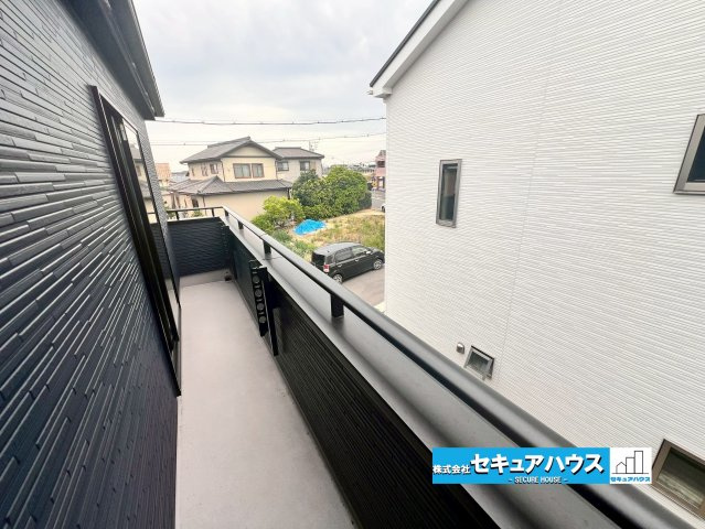 【同施工物件ご案内可能】愛知郡東郷町御岳一丁目　全2棟の展望|【バルコニーイメージ】
◆見晴らしもよく、太陽の温かな温もりをめいっぱい受け止めてくれます。
太陽の光と爽やかな風を受けたお洗濯物はあっという間に乾き、取りこむ時には太陽の匂いを感じられそうですね。　