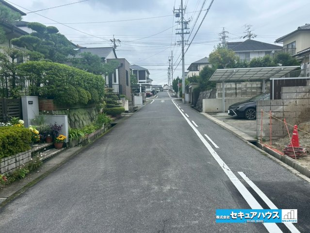 【同施工物件ご案内可能】愛知郡東郷町御岳一丁目　全2棟の前面道路含む現地写真|事前予約にて現地ご見学いただけます！お気軽にお問い合わせください♪
■株式会社　セキュアハウス■
住宅ローンに強く、知識、経験豊富なスタッフ在籍
お客様に寄り添い、ご成約後もサポート致します
