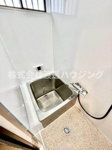 西楠の里町貸家の浴室