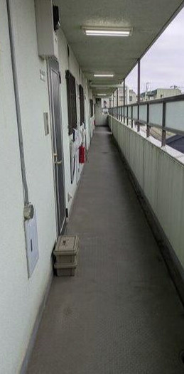本町グリーンハイツの玄関