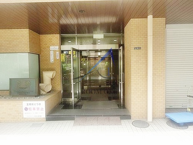 ライオンズマンション新宿東公園のエントランス|エントランスです。