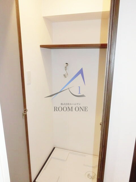 シャンベール若松町の設備|洗濯機置き場です。