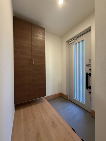 りとあみる小松町の玄関