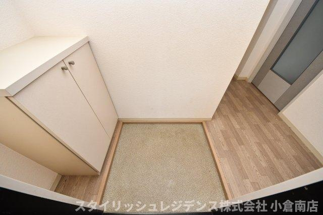 プラティーク・アヴェニューB棟の玄関