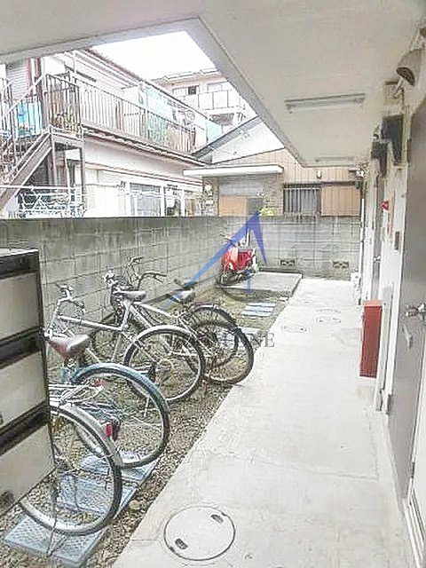 コアクレスト下新城の内装|駐輪場です。
