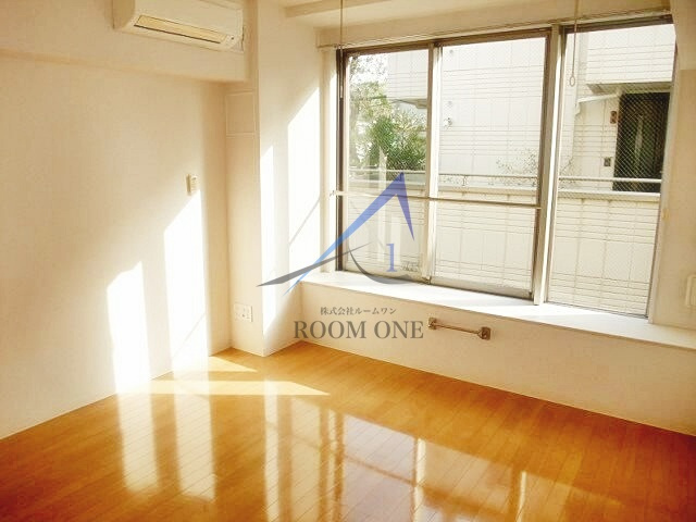 桃園パークマンションの居間・リビング|洋室のお部屋です。