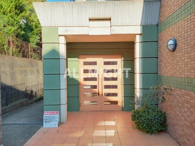 川崎市麻生区百合丘１丁目の賃貸マンションのエントランス|★お部屋探しはオールマイト不動産までご相談下さい♪