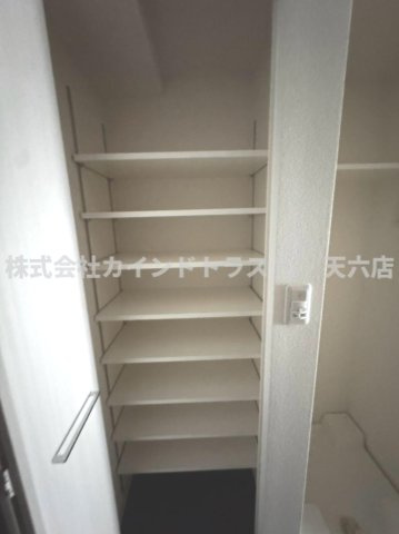 プレサンス梅田北ディアの収納|こまごまとしたものを収納できそうですね