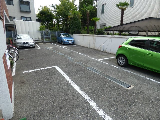 【駐車場】マンションライズ