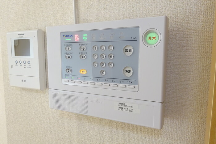 ベイシーのセキュリティ|モニター付きインターホンです