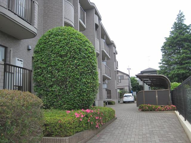 パークハイツ胡録台のエントランス