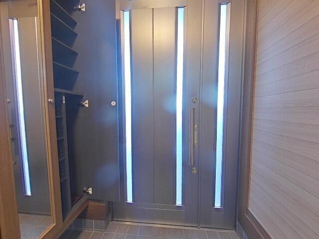 鎌ヶ谷戸建ての玄関