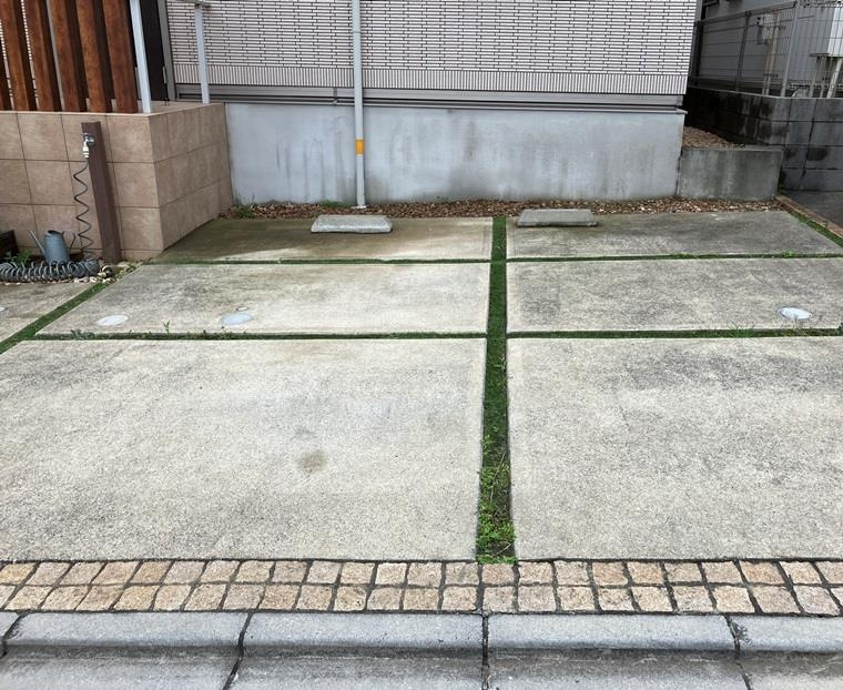 花咲戸建の駐車場