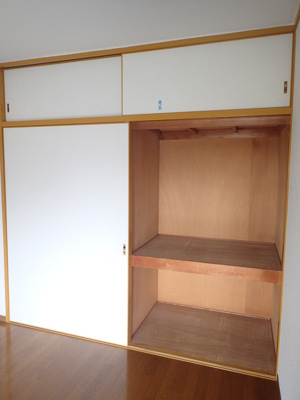 ワイドな収納、天袋付き♪
