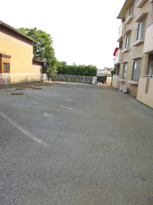 【空要確認】駐車場。