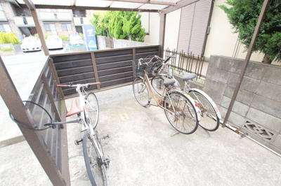 敷地内駐輪場です♪