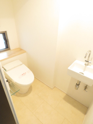 ★トイレ内に独立した手洗いスペースがあります★
