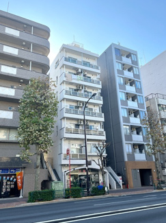 鉄筋コンの７階建てマンション♪