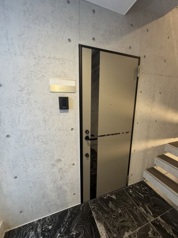 アーバンステージ菊川の玄関