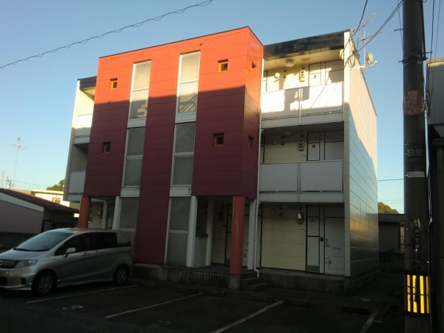 レオパレスラフィネ　丸山の外観