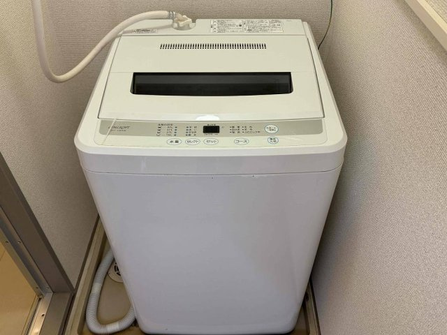 レオパレス二の宮Ａのその他|※同タイプ部屋の写真となります（洗濯機）