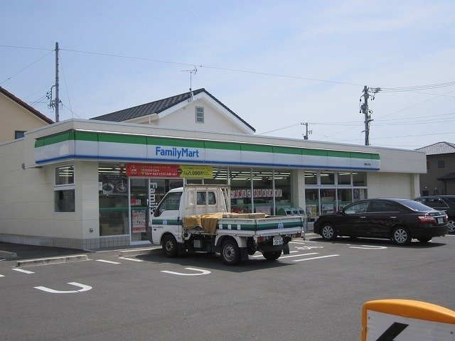 フォレ　リジェールの周辺|ファミリーマート静岡大谷店まで200m