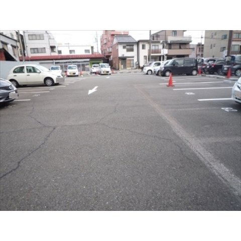 岐阜市清住町１丁目の駐車場の外観