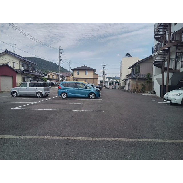さくらタワー長良の駐車場