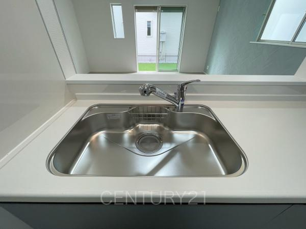 高崎市片岡町2丁目31番 C号棟のキッチン|浄水器付きです。