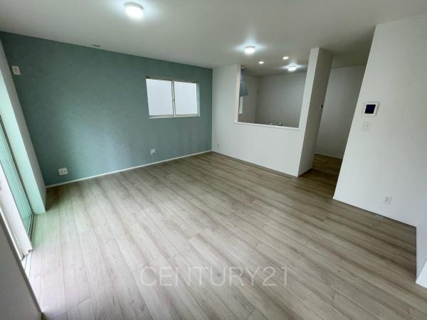 高崎市片岡町2丁目31番 C号棟の居間・リビング|陽当たりの良い明るいリビング